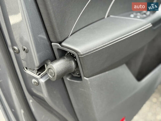 Серый Шкода Kodiaq, объемом двигателя 1.97 л и пробегом 169 тыс. км за 36499 $, фото 35 на Automoto.ua