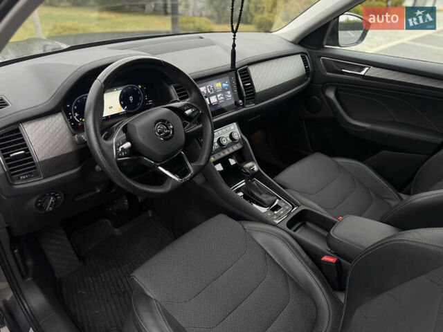 Серый Шкода Kodiaq, объемом двигателя 1.97 л и пробегом 184 тыс. км за 34999 $, фото 15 на Automoto.ua