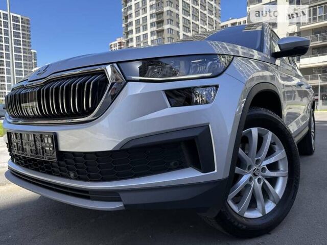 Сірий Шкода Kodiaq, об'ємом двигуна 1.97 л та пробігом 56 тис. км за 39933 $, фото 119 на Automoto.ua