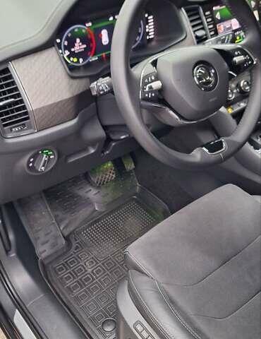 Сірий Шкода Kodiaq, об'ємом двигуна 1.97 л та пробігом 33 тис. км за 42500 $, фото 4 на Automoto.ua