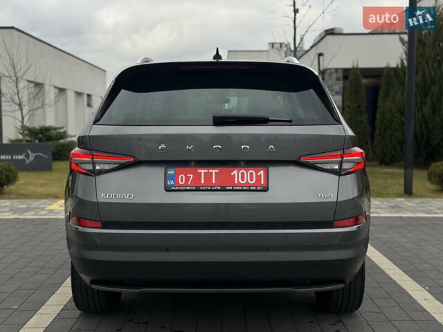 Серый Шкода Kodiaq, объемом двигателя 1.97 л и пробегом 184 тыс. км за 34999 $, фото 5 на Automoto.ua