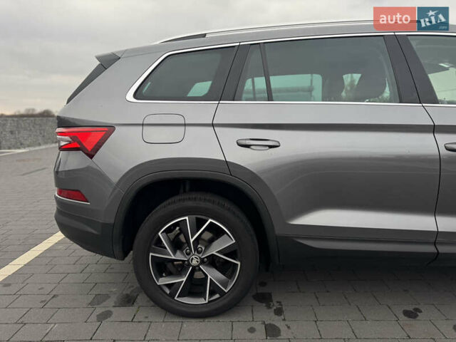 Серый Шкода Kodiaq, объемом двигателя 1.97 л и пробегом 184 тыс. км за 34999 $, фото 13 на Automoto.ua