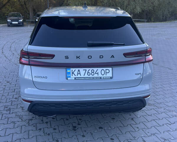 Шкода Kodiaq 2024 в Хмельницком на Automoto.ua Серый Шкода Kodiaq, объемом двигателя 1.98 л и пробегом 18 тыс. км за 46400 $, фото 2 на Automoto.ua