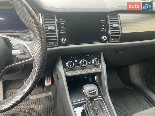 Серый Шкода Kodiaq, объемом двигателя 1.97 л и пробегом 10 тыс. км за 45500 $, фото 2 на Automoto.ua