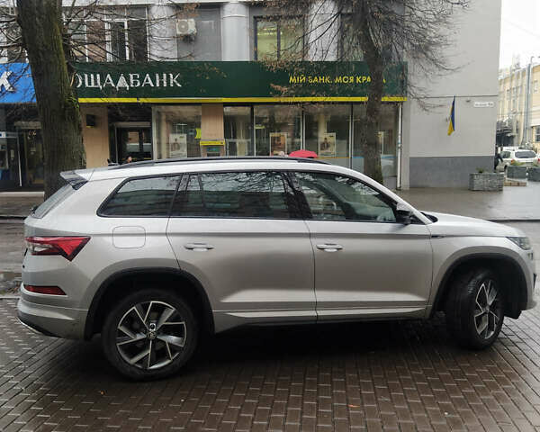 Серый Шкода Kodiaq, объемом двигателя 1.97 л и пробегом 10 тыс. км за 45500 $, фото 12 на Automoto.ua