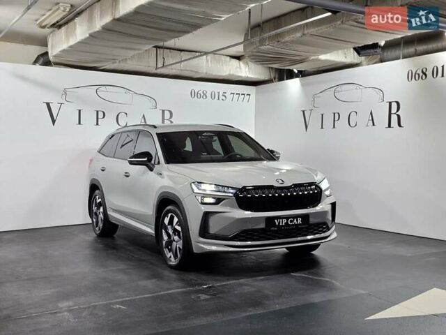 Шкода Kodiaq 2025 в Киеве на Automoto.ua Серый Шкода Kodiaq, объемом двигателя 2 л и пробегом 7 тыс. км за 51500 $, фото 4 на Automoto.ua