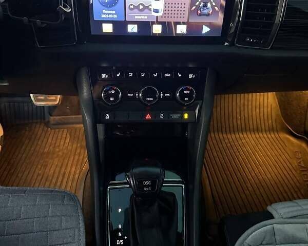 Синий Шкода Kodiaq, объемом двигателя 1.98 л и пробегом 142 тыс. км за 24500 $, фото 3 на Automoto.ua