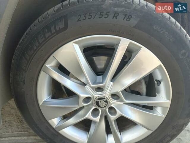 Синий Шкода Kodiaq, объемом двигателя 1.97 л и пробегом 277 тыс. км за 23000 $, фото 17 на Automoto.ua