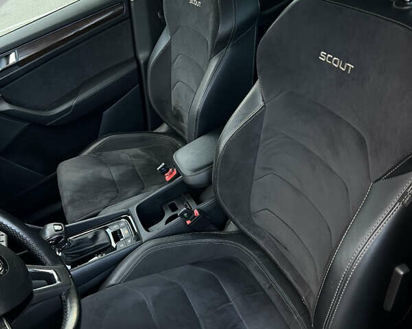 Синій Шкода Kodiaq, об'ємом двигуна 1.97 л та пробігом 244 тис. км за 26800 $, фото 8 на Automoto.ua