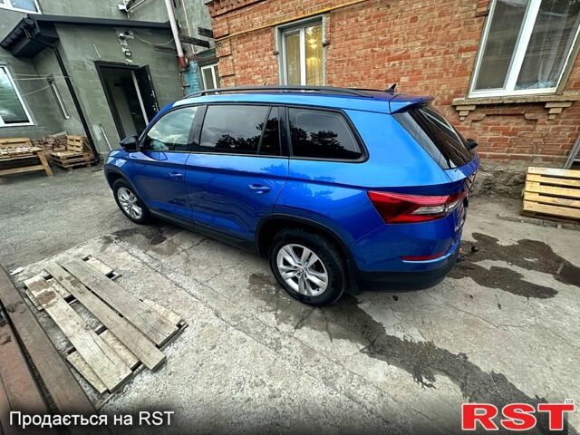 Синий Шкода Kodiaq, объемом двигателя 2 л и пробегом 232 тыс. км за 18000 $, фото 2 на Automoto.ua