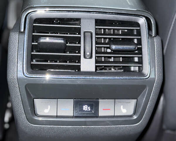Синий Шкода Kodiaq, объемом двигателя 1.97 л и пробегом 199 тыс. км за 31900 $, фото 33 на Automoto.ua