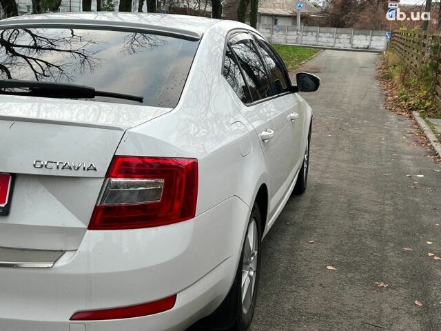 Білий Шкода Octavia A7, об'ємом двигуна 1.8 л та пробігом 217 тис. км за 9490 $, фото 7 на Automoto.ua