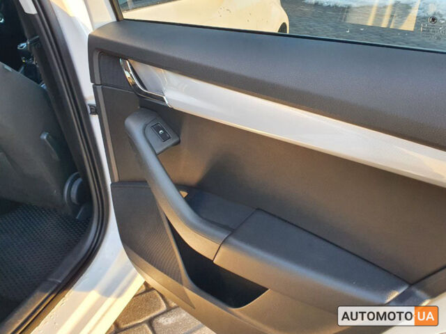 Білий Шкода Octavia A7, об'ємом двигуна 1.6 л та пробігом 314 тис. км за 12990 $, фото 27 на Automoto.ua