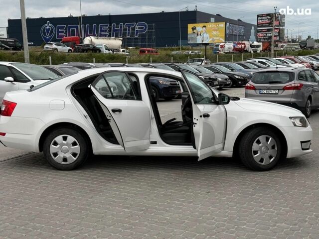 Білий Шкода Octavia A7, об'ємом двигуна 1.2 л та пробігом 270 тис. км за 8990 $, фото 22 на Automoto.ua