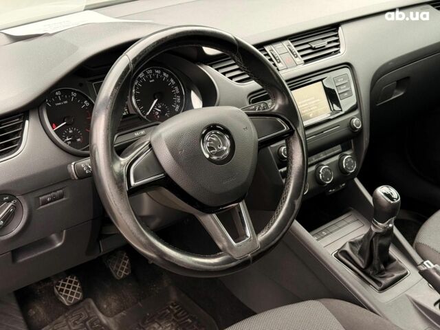 Білий Шкода Octavia A7, об'ємом двигуна 1.2 л та пробігом 270 тис. км за 8990 $, фото 14 на Automoto.ua