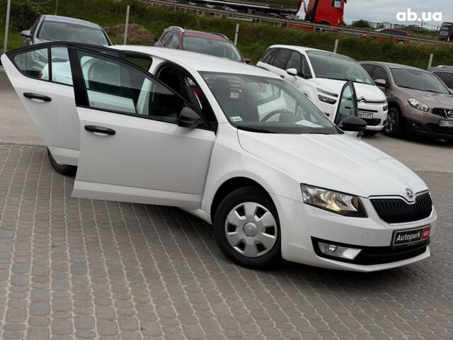 Білий Шкода Octavia A7, об'ємом двигуна 1.2 л та пробігом 270 тис. км за 8990 $, фото 21 на Automoto.ua