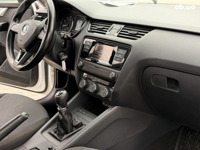 Білий Шкода Octavia A7, об'ємом двигуна 1.2 л та пробігом 270 тис. км за 8990 $, фото 19 на Automoto.ua