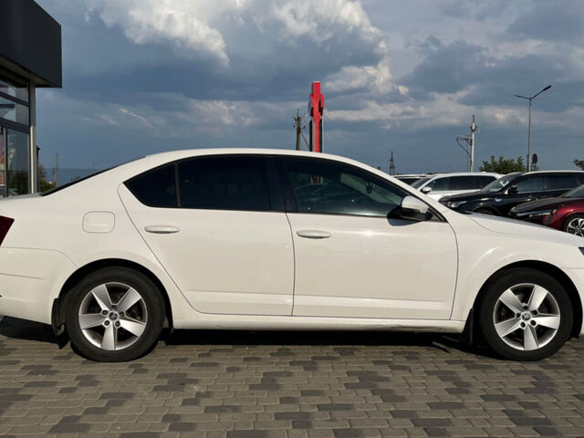 Белый Шкода Octavia A7, объемом двигателя 1.6 л и пробегом 135 тыс. км за 14800 $, фото 7 на Automoto.ua