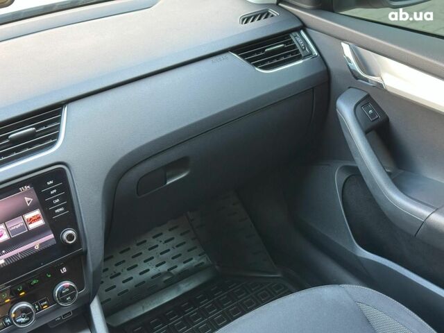 Белый Шкода Octavia A7, объемом двигателя 1.4 л и пробегом 149 тыс. км за 16490 $, фото 18 на Automoto.ua