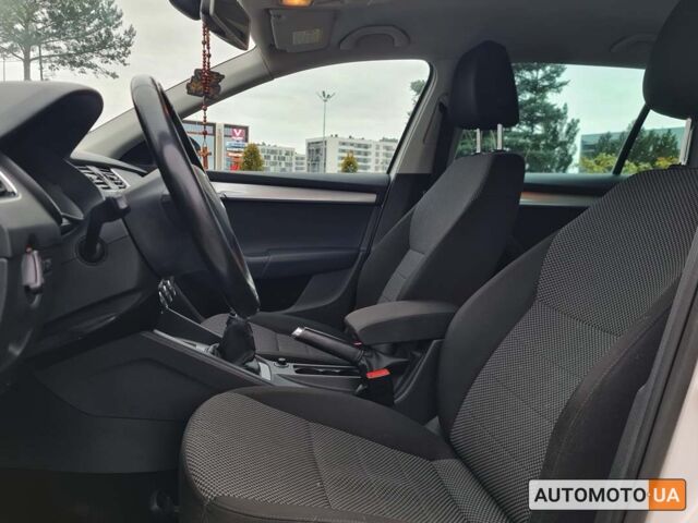 Білий Шкода Octavia A7, об'ємом двигуна 2 л та пробігом 288 тис. км за 11900 $, фото 7 на Automoto.ua