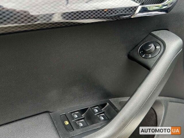 Белый Шкода Octavia A7, объемом двигателя 2 л и пробегом 237 тыс. км за 14700 $, фото 15 на Automoto.ua