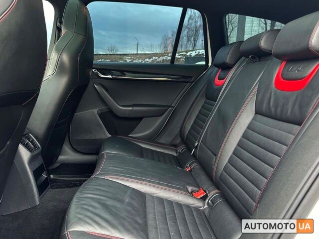 Белый Шкода Octavia A7, объемом двигателя 2 л и пробегом 237 тыс. км за 14700 $, фото 20 на Automoto.ua