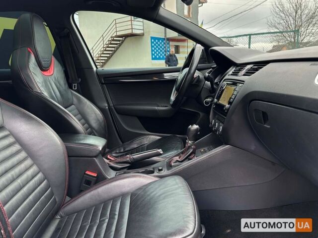 Белый Шкода Octavia A7, объемом двигателя 2 л и пробегом 237 тыс. км за 14700 $, фото 12 на Automoto.ua