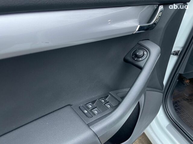 Белый Шкода Octavia A7, объемом двигателя 2 л и пробегом 298 тыс. км за 13190 $, фото 16 на Automoto.ua
