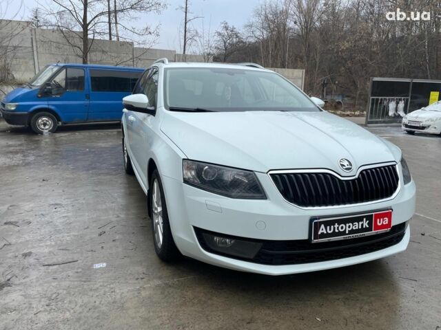 Белый Шкода Octavia A7, объемом двигателя 2 л и пробегом 298 тыс. км за 13190 $, фото 2 на Automoto.ua