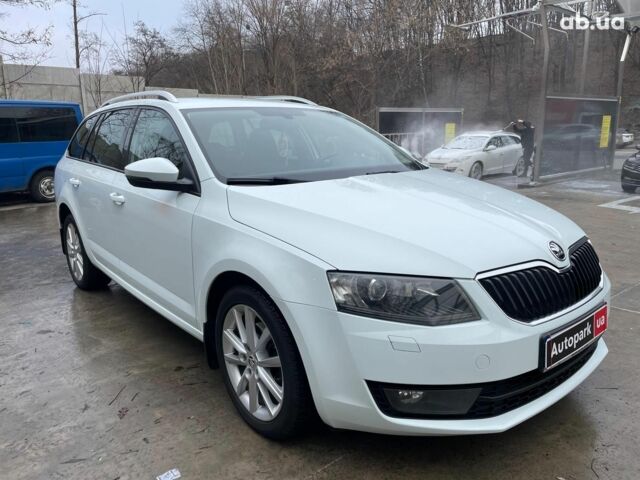 Белый Шкода Octavia A7, объемом двигателя 2 л и пробегом 298 тыс. км за 13190 $, фото 3 на Automoto.ua
