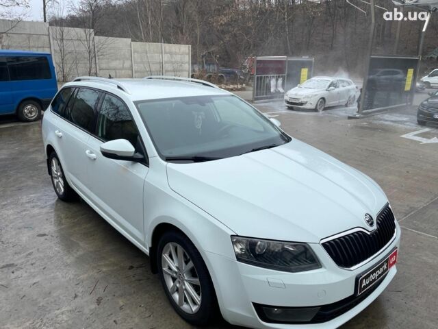 Белый Шкода Octavia A7, объемом двигателя 2 л и пробегом 298 тыс. км за 13190 $, фото 4 на Automoto.ua