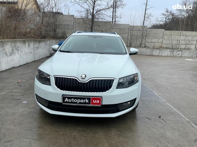 Белый Шкода Octavia A7, объемом двигателя 2 л и пробегом 298 тыс. км за 13190 $, фото 1 на Automoto.ua