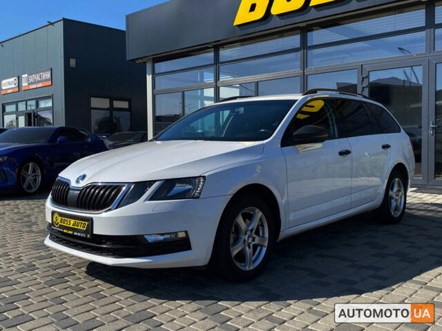 Белый Шкода Octavia A7, объемом двигателя 1.6 л и пробегом 192 тыс. км за 13500 $, фото 6 на Automoto.ua