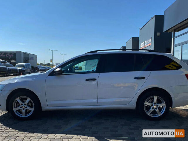 Белый Шкода Octavia A7, объемом двигателя 1.6 л и пробегом 192 тыс. км за 13500 $, фото 5 на Automoto.ua