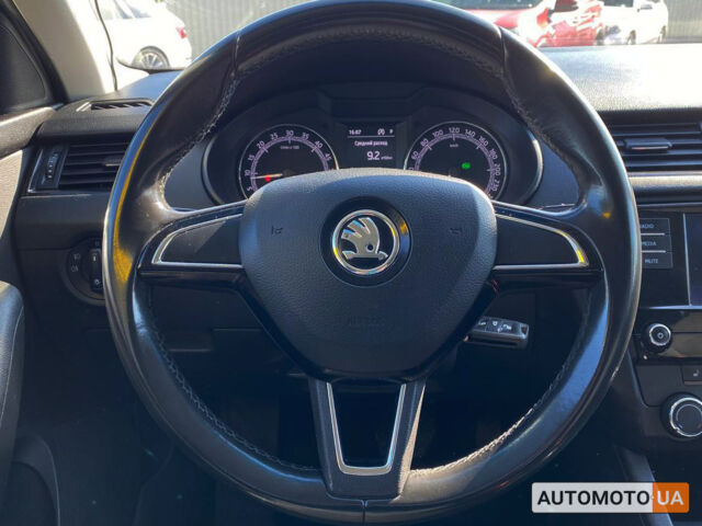 Белый Шкода Octavia A7, объемом двигателя 1.6 л и пробегом 192 тыс. км за 13500 $, фото 11 на Automoto.ua