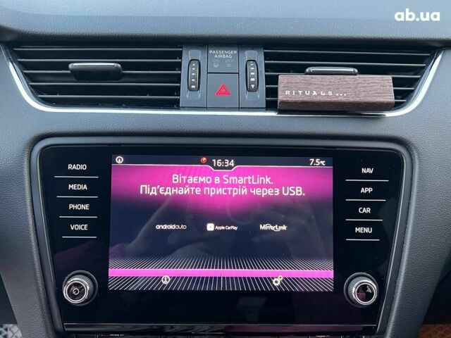 Белый Шкода Octavia A7, объемом двигателя 1.6 л и пробегом 302 тыс. км за 14290 $, фото 28 на Automoto.ua