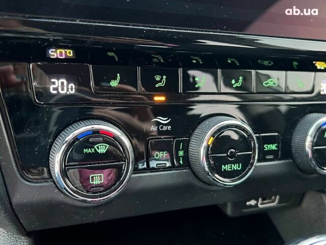 Белый Шкода Octavia A7, объемом двигателя 1.6 л и пробегом 302 тыс. км за 14290 $, фото 30 на Automoto.ua