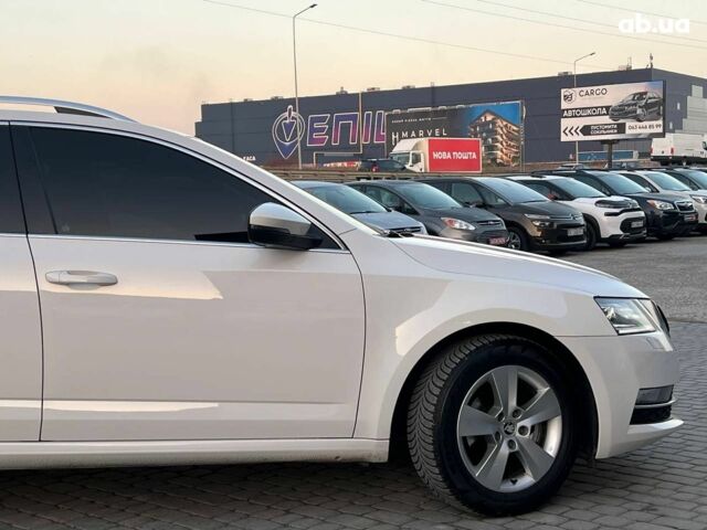 Белый Шкода Octavia A7, объемом двигателя 1.6 л и пробегом 302 тыс. км за 14290 $, фото 10 на Automoto.ua