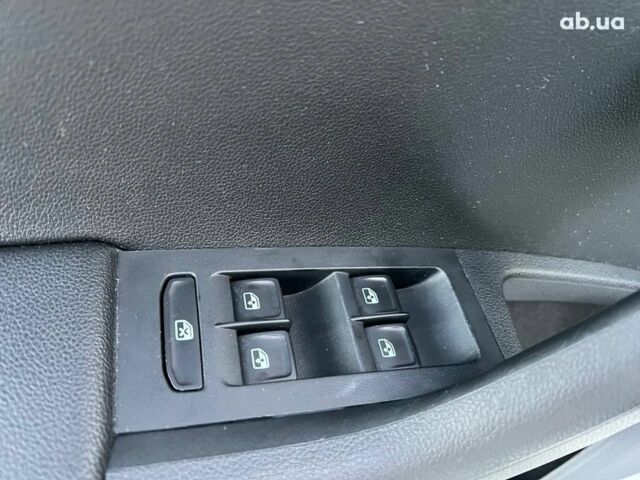 Белый Шкода Octavia A7, объемом двигателя 1.6 л и пробегом 302 тыс. км за 14290 $, фото 15 на Automoto.ua