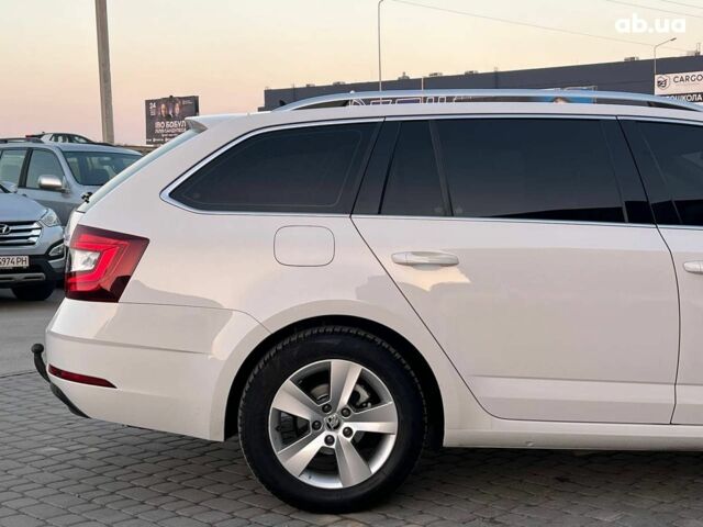 Белый Шкода Octavia A7, объемом двигателя 1.6 л и пробегом 302 тыс. км за 14290 $, фото 8 на Automoto.ua