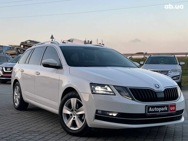 Белый Шкода Octavia A7, объемом двигателя 1.6 л и пробегом 302 тыс. км за 14290 $, фото 11 на Automoto.ua