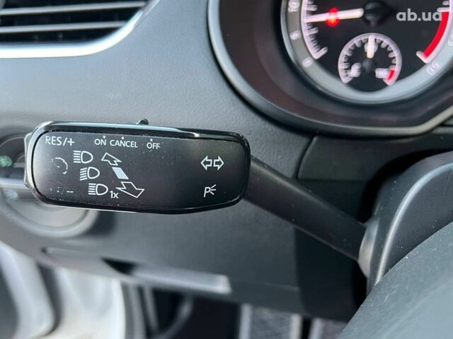 Белый Шкода Octavia A7, объемом двигателя 1.6 л и пробегом 302 тыс. км за 14290 $, фото 26 на Automoto.ua