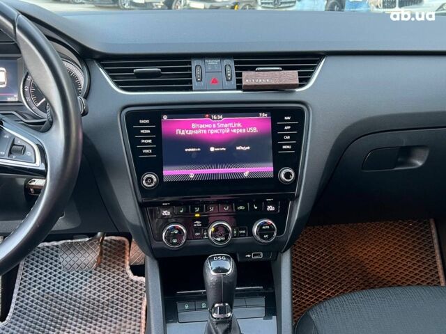 Белый Шкода Octavia A7, объемом двигателя 1.6 л и пробегом 302 тыс. км за 14290 $, фото 27 на Automoto.ua