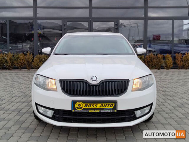 Белый Шкода Octavia A7, объемом двигателя 1.6 л и пробегом 267 тыс. км за 10699 $, фото 1 на Automoto.ua