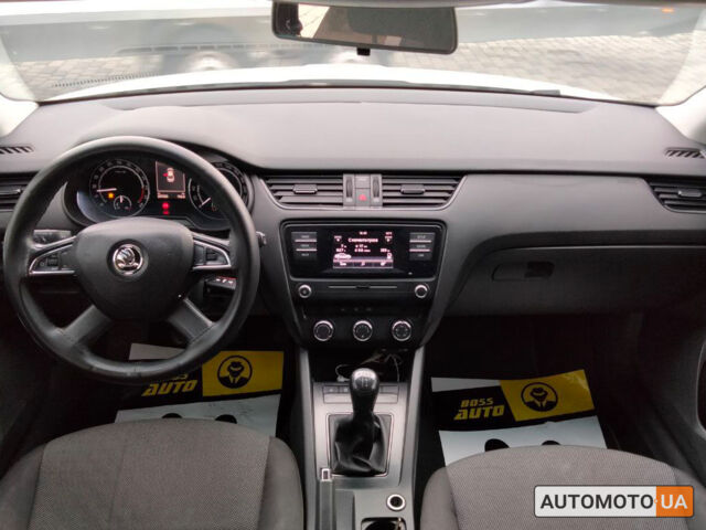 Белый Шкода Octavia A7, объемом двигателя 1.6 л и пробегом 267 тыс. км за 10699 $, фото 14 на Automoto.ua