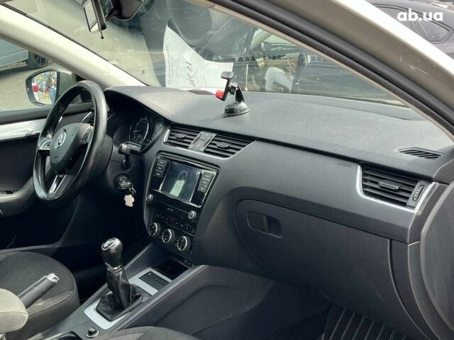 Бежевий Шкода Octavia A7, об'ємом двигуна 1.8 л та пробігом 119 тис. км за 15390 $, фото 31 на Automoto.ua