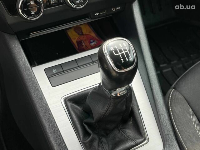 Бежевий Шкода Octavia A7, об'ємом двигуна 1.8 л та пробігом 119 тис. км за 15390 $, фото 20 на Automoto.ua
