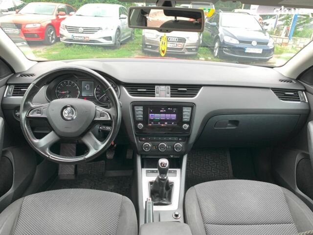Черный Шкода Octavia A7, объемом двигателя 2 л и пробегом 253 тыс. км за 10890 $, фото 37 на Automoto.ua
