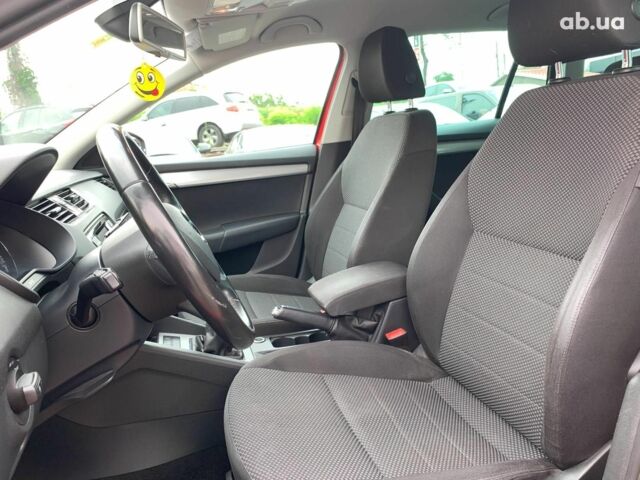 Черный Шкода Octavia A7, объемом двигателя 2 л и пробегом 253 тыс. км за 10890 $, фото 28 на Automoto.ua