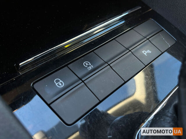 Черный Шкода Octavia A7, объемом двигателя 2 л и пробегом 253 тыс. км за 18500 $, фото 17 на Automoto.ua